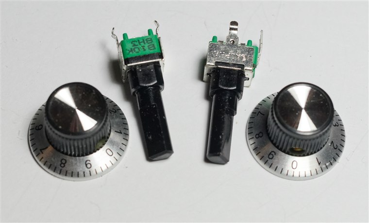 Potentiometer knobs with numbered dials