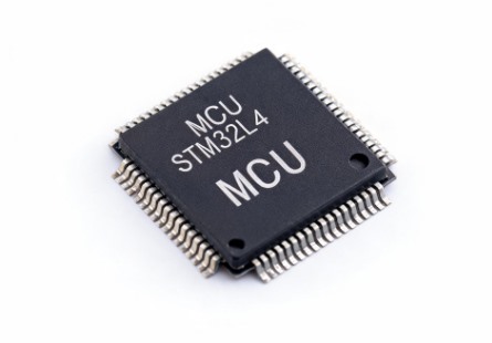 An STM32L4 low-power microcontroller in a QFP package