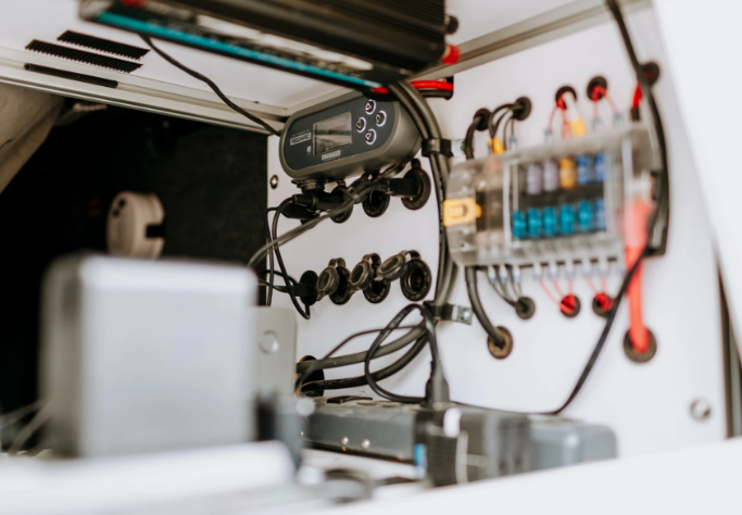 Battery-direct standby system power